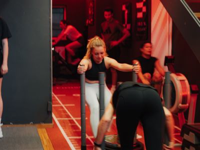 Sled Push im HYROX-Gruppentraining im Loft42 Stuttgart