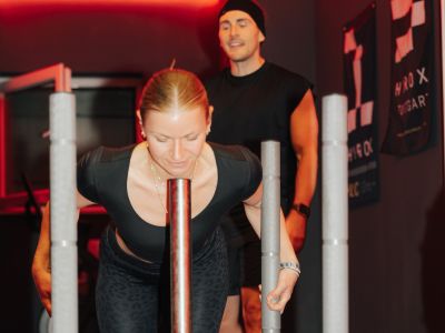 Sled Push mit Trainer als HYROX-Training im Loft42 Stuttgart