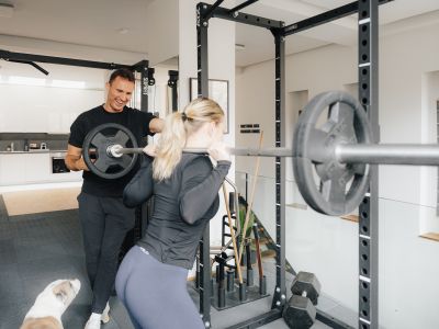 Sporttherapie mit Kniebeuge-Betreuung im Loft42 Stuttgart