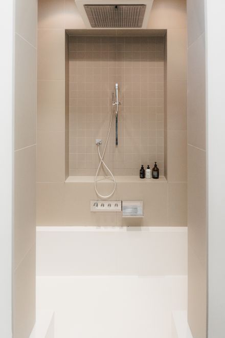 Dusche im Wellnessbereich des Loft42 Stuttgart